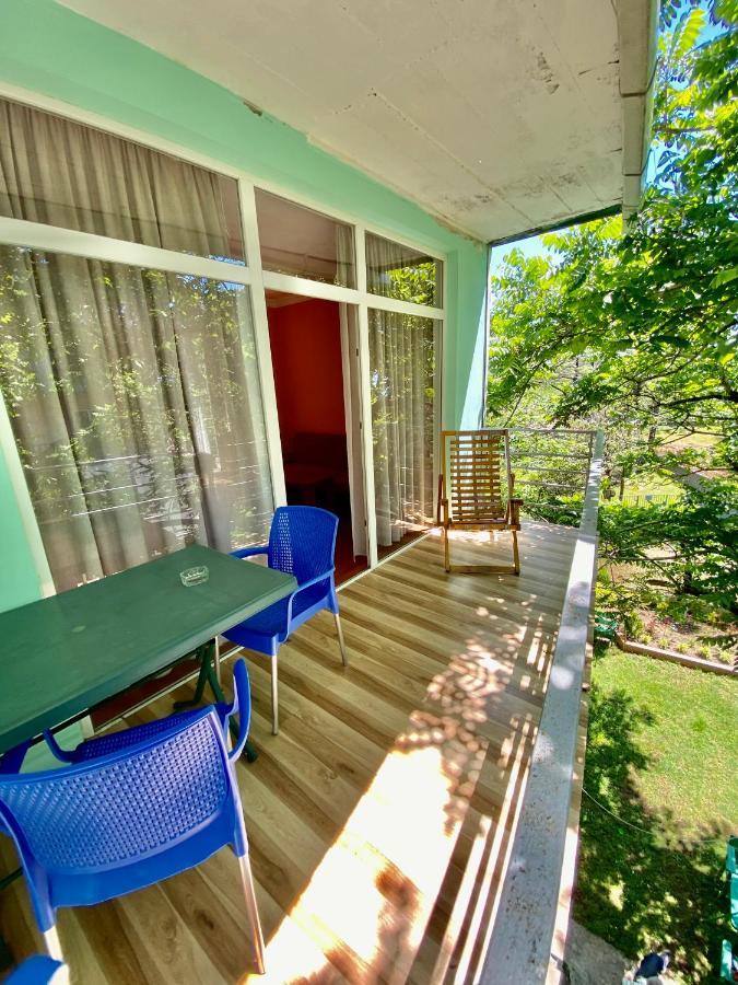 Green Hotel Уреки Екстериор снимка
